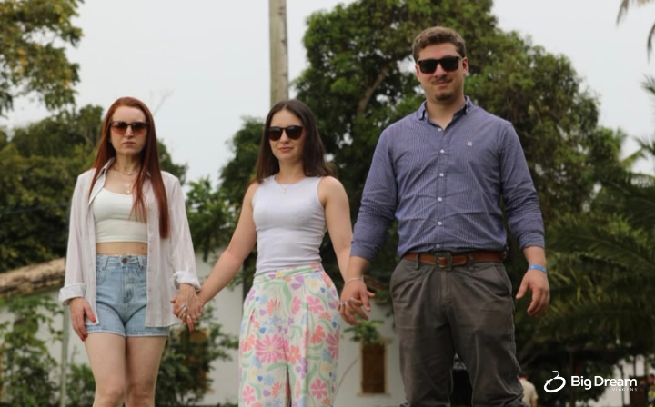Vitória, Janaina e Gabriel embarcam para dias inesquecíveis em Porto Seguro