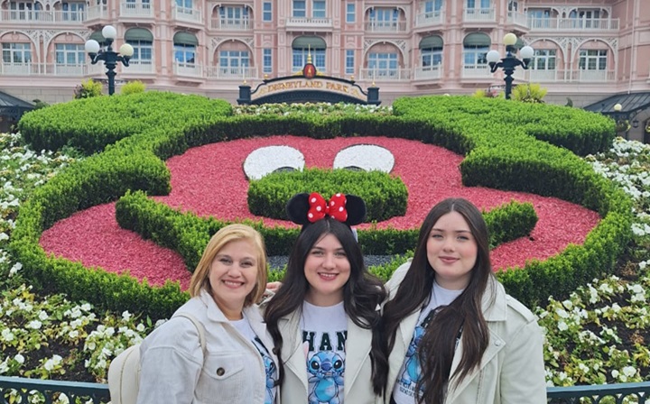 Experiência Big: mãe e filhas vivenciam a experiência de conhecer a Disney